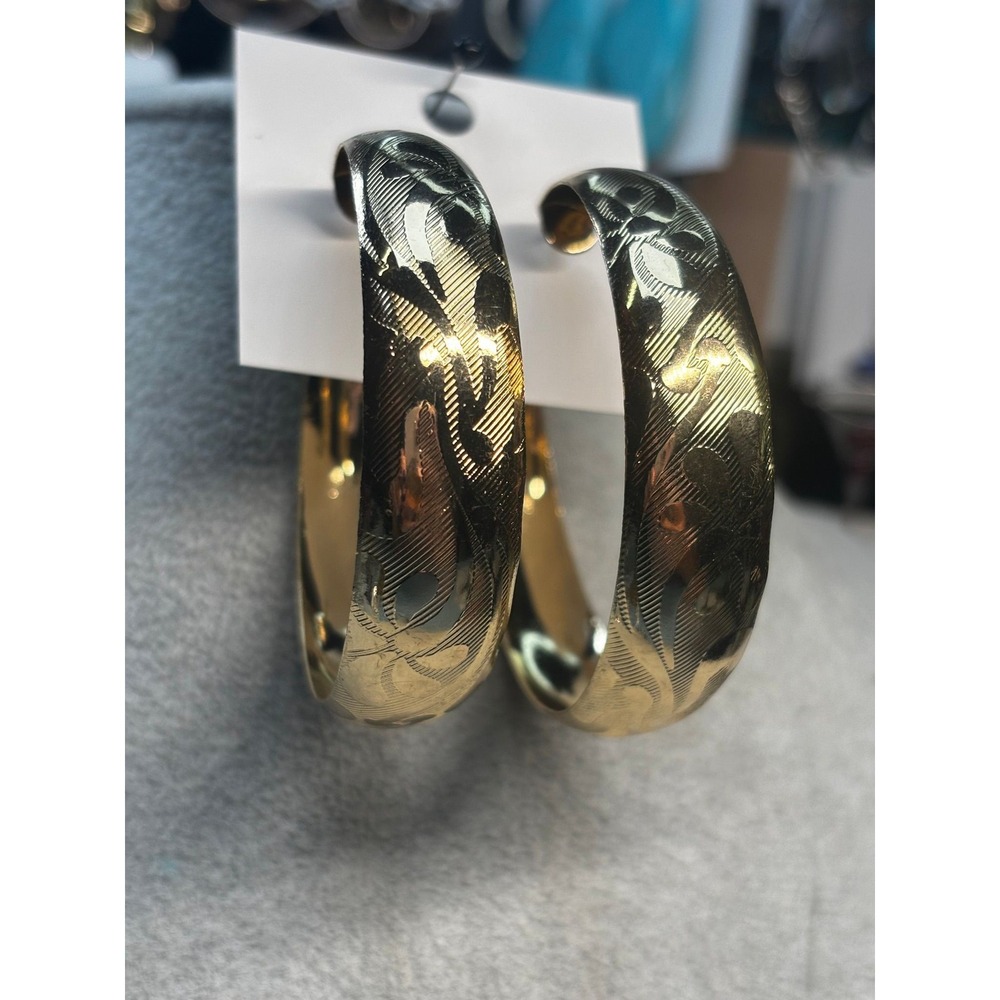 #14. Gold-tone Bold Diamond-cut Lg Hoops